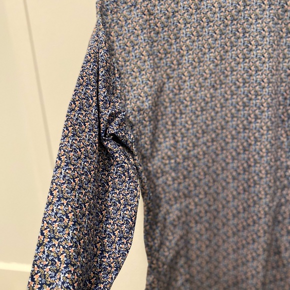 Dress Shirt, Collar size 15, Fits Medium - Picture 3 of 4